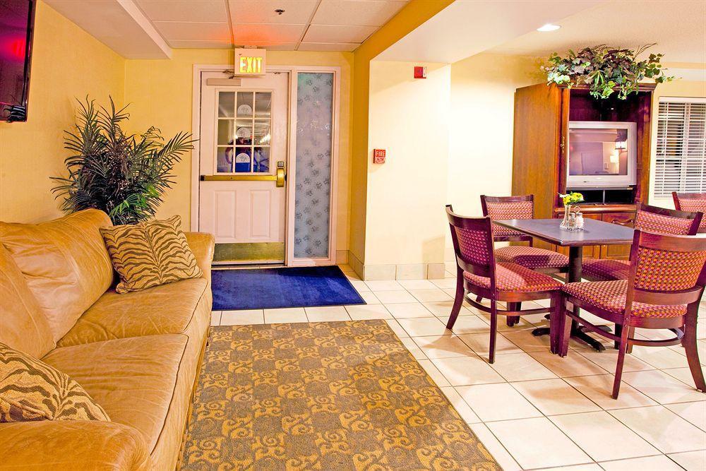 Baymont Inn&Suites Braselton Kamer foto