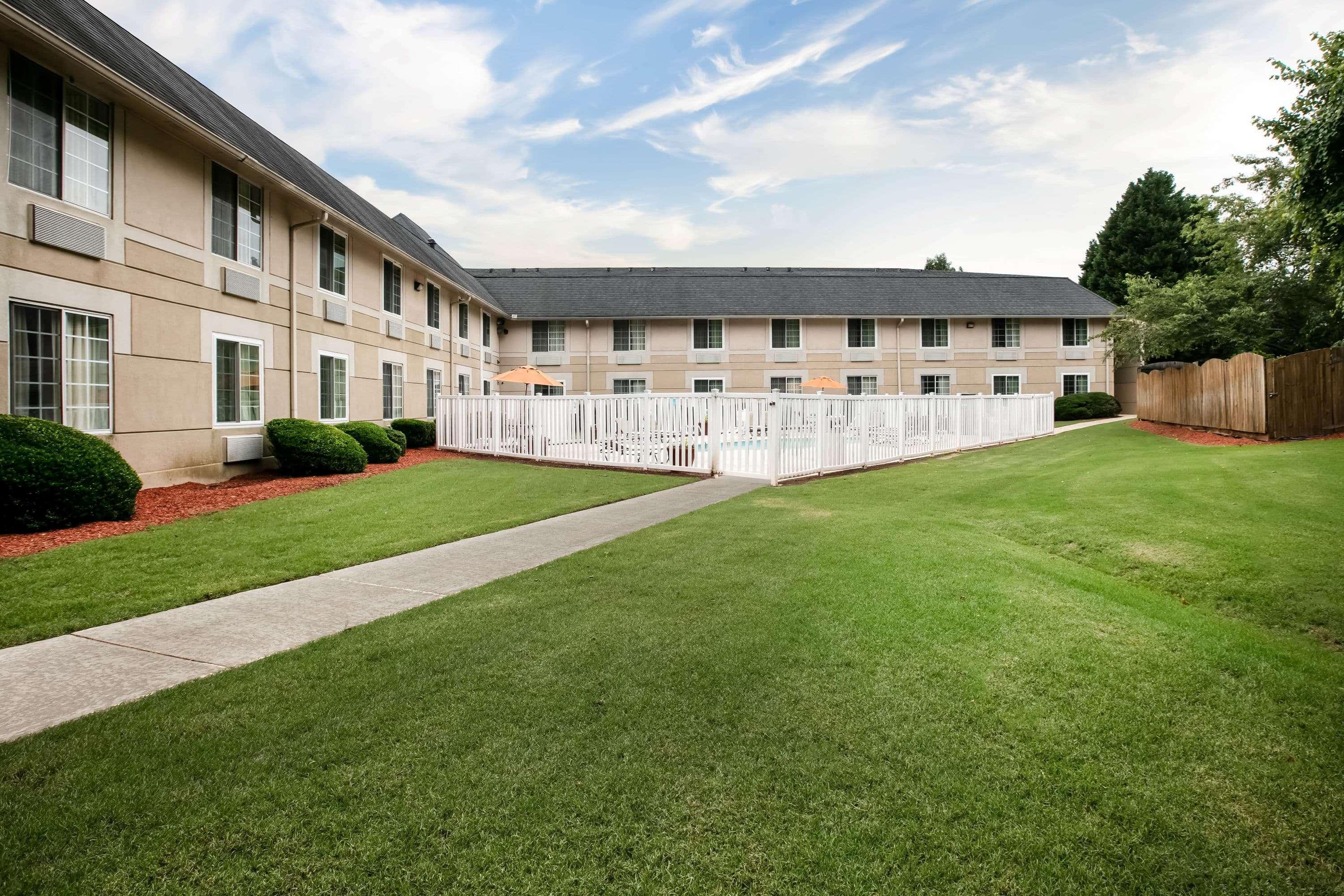 Baymont Inn&Suites Braselton Buitenkant foto