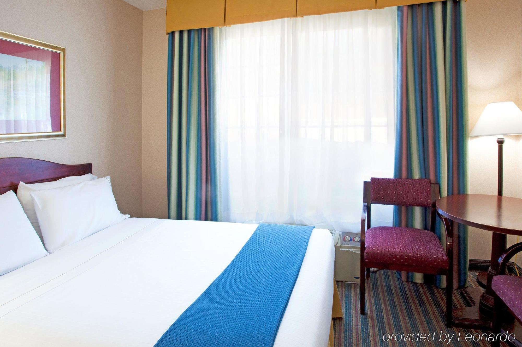 Baymont Inn&Suites Braselton Kamer foto