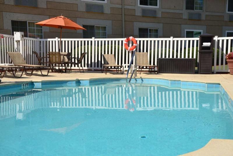 Baymont Inn&Suites Braselton Buitenkant foto