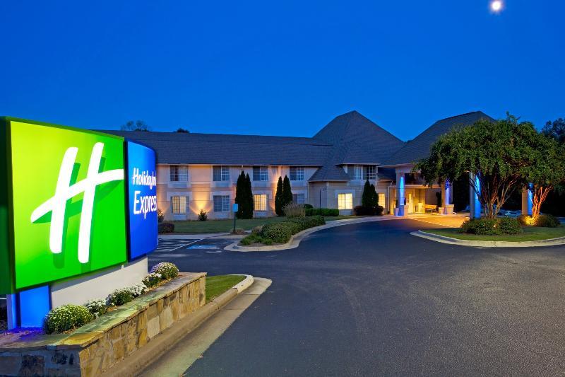 Baymont Inn&Suites Braselton Buitenkant foto